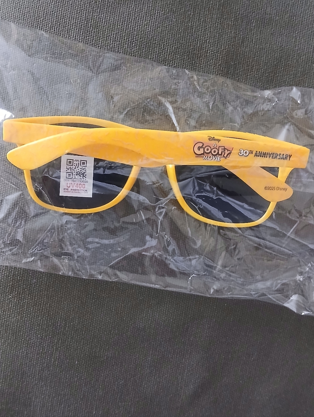 Disney D23 Expo A Goofy Movie 30th Anniversary - Powerline Yellow Sunglasses